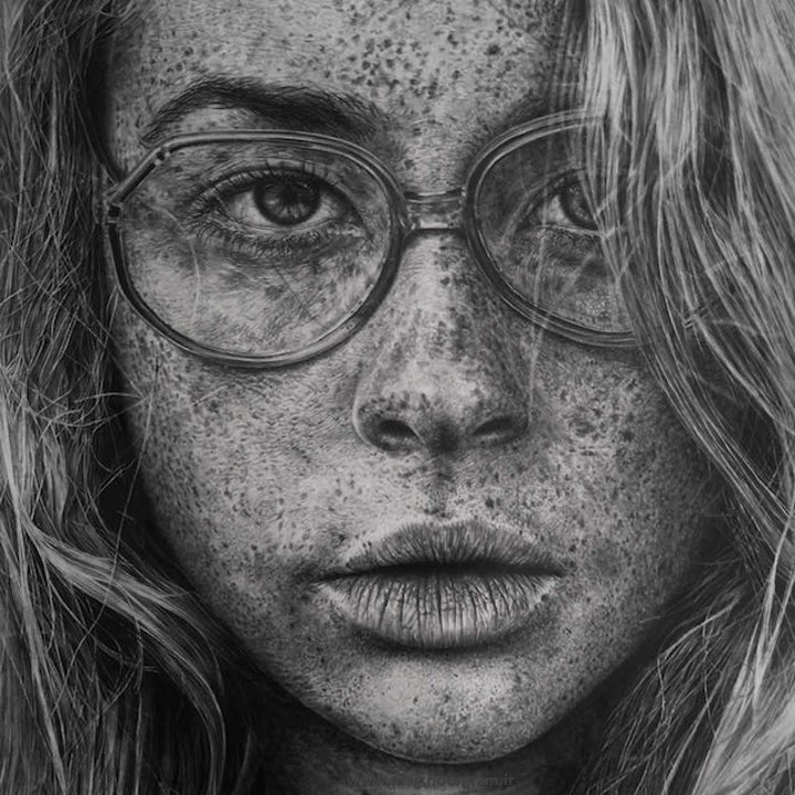 نقاشی دختر عینکی