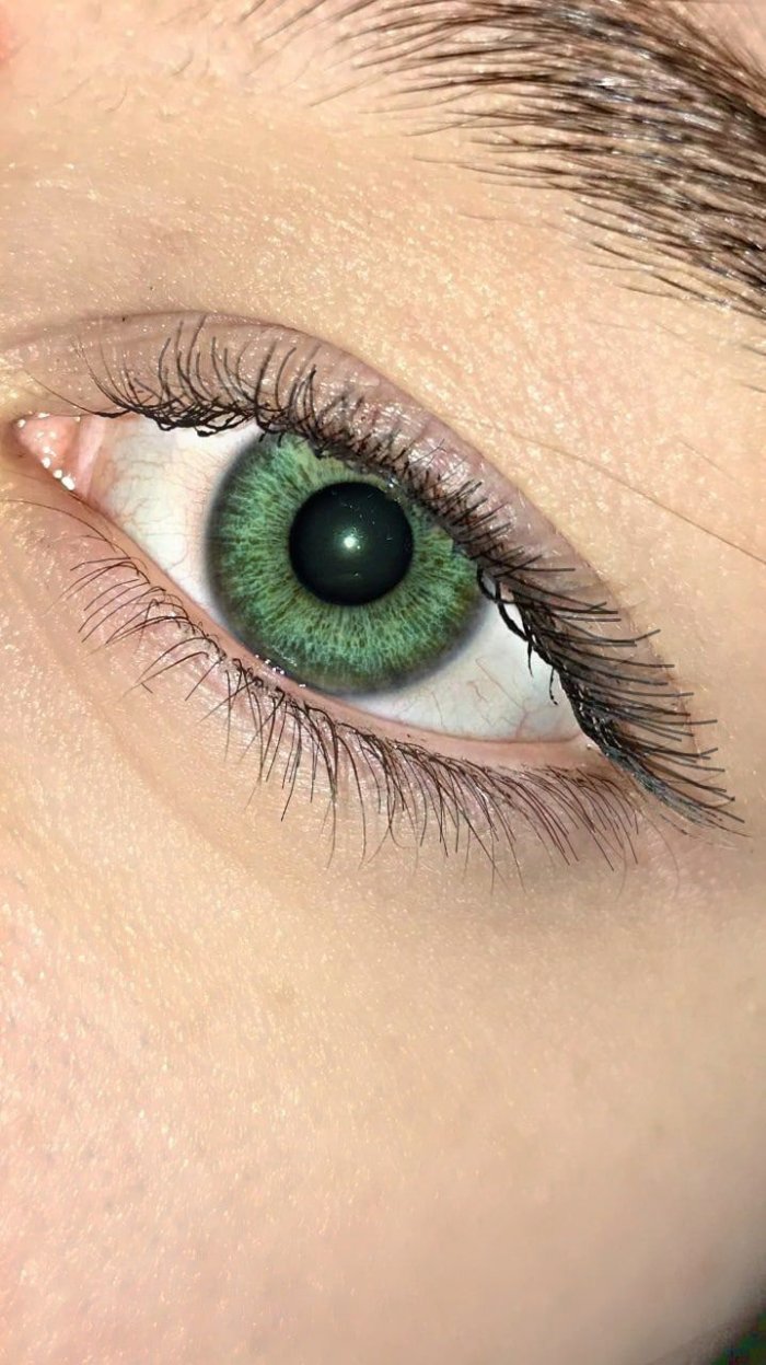 استوری چشم سبز.jpg